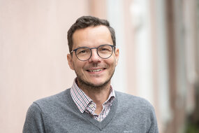 Mario Enzinger, Leiter ifs Gewaltberatung und ifs Beratungsstelle für Gewaltprävention Mario Enzinger, Leiter ifs Gewaltberatung und ifs Beratungsstelle für Gewaltprävention