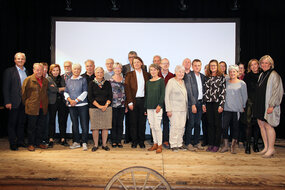 Landtagspräsident Sonderegger, ifs Geschäftsführerin Martina Gasser und Leiter der ifs Erwachsenenvertretung Günter Nägele den ehrenamtlichen ifs Erwachsenenvertreterinnen und -vertreter Landtagspräsident Sonderegger, ifs Geschäftsführerin Martina Gasser und Leiter der ifs Erwachsenenvertretung Günter Nägele den ehrenamtlichen ifs Erwachsenenvertreterinnen und -vertreter