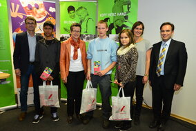 Übergabe des 8.000sten Finanzführerscheins Die GewinerInnen des Finanzführerscheins